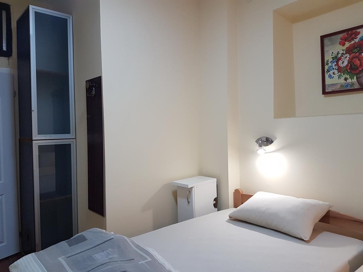Hostel Beko Valjevo Buitenkant foto