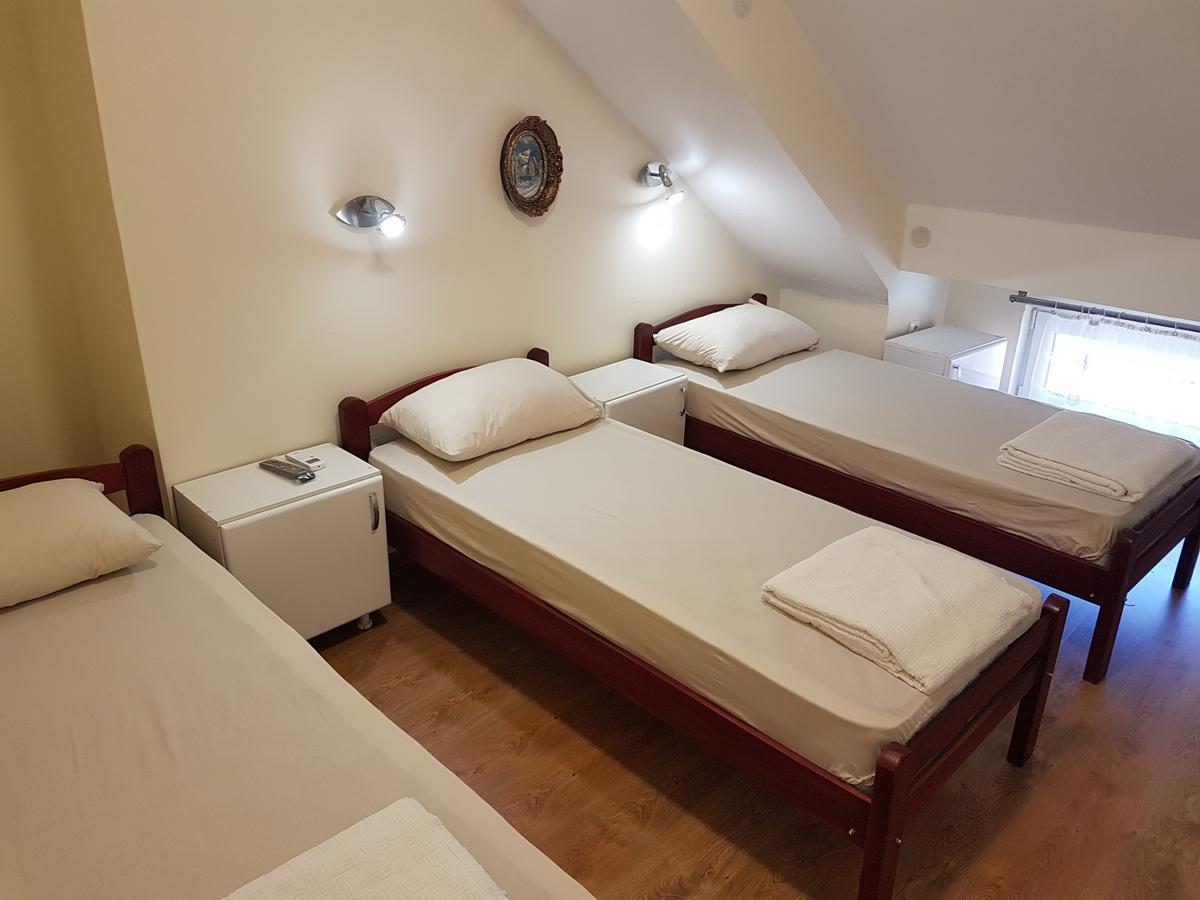 Hostel Beko Valjevo Buitenkant foto